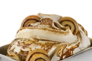 Cinnamonrollgelato2